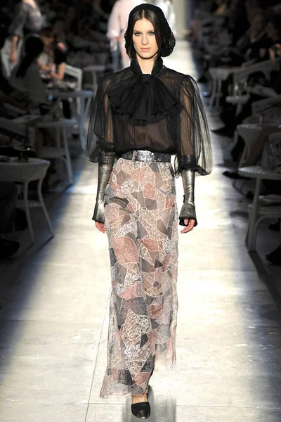 Look 48